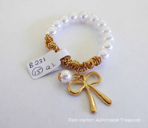 Gold Bow Wite Peals Chain Bracelet (B231)