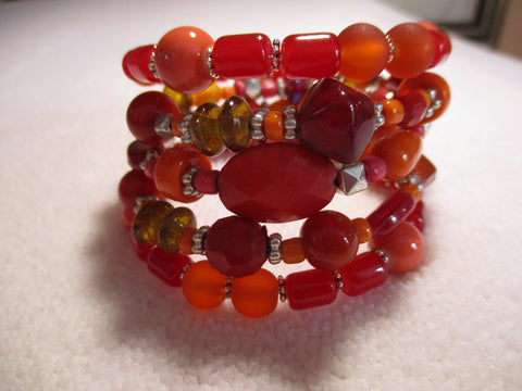 Memory Wire Red Orange Glass Bead Bracelet (B555)