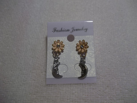 Flower Silver Moon Stud Earrings (E914)