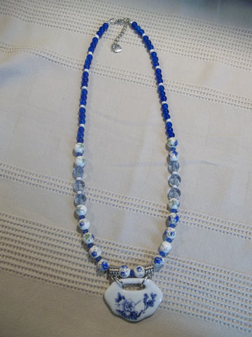 Blue Glass Beads Porcelain Flower Pendant Necklace (N1016)