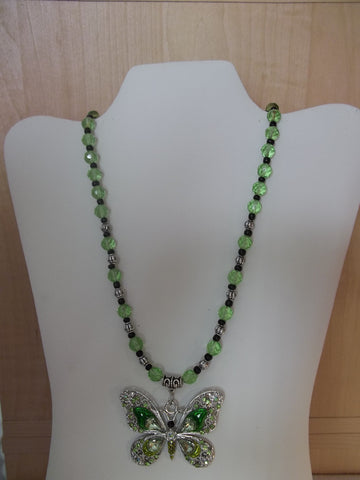 Silver Green Black Glass Beads Silver Green Butterfly Pendant Necklace (N1127)
