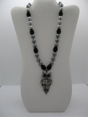 Silver Light Dark Gray Pearls Black Glass Beads Owl Pendant Necklace (N1321)