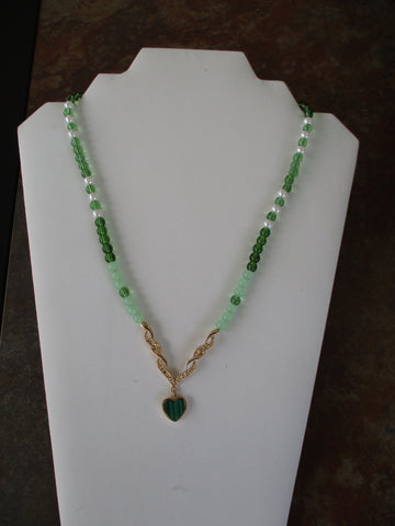 Green Glass Beads White Pearls Green Gold Heart Pendant Necklace (N1445)