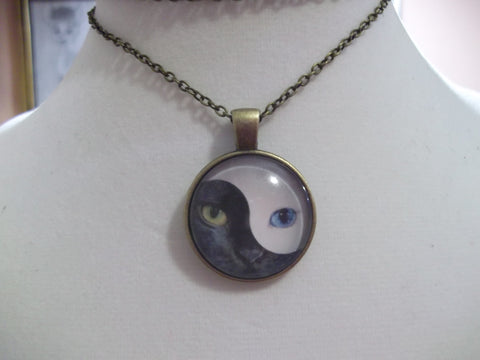 Bronze Yin Yang Bubble Cat Necklace (N632)