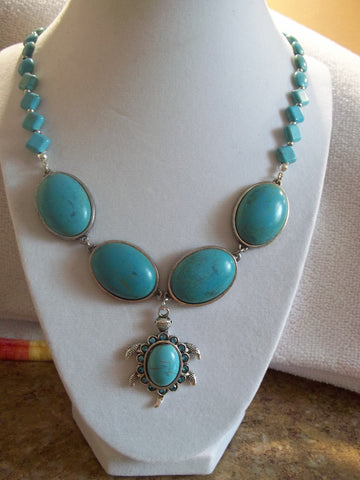 Turquoise Glass Beads Silver Turtle Pendant Necklace (N942)