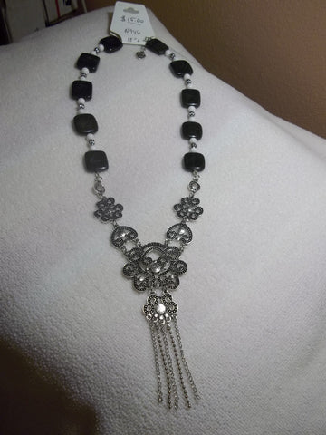 Flat Black Glass Beads, White Beads, Silver Design Pendant Hanging Chain Necklace (N946)